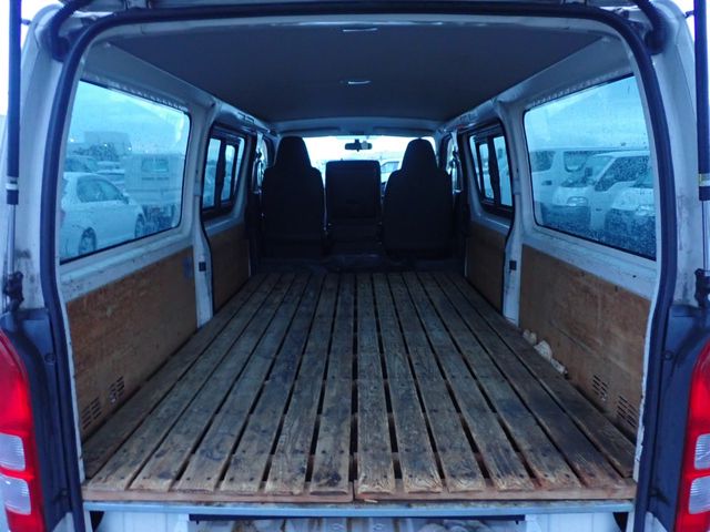 Toyota HIACE VAN 2015-11 191414-16