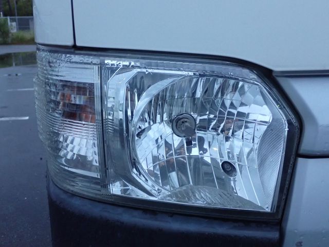 Toyota HIACE VAN 2015-11 191414-6