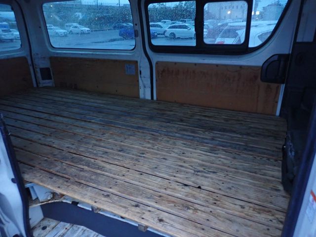 Toyota HIACE VAN 2015-11 191414-15