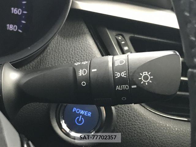 Toyota C-HR 2019-10 396048-19