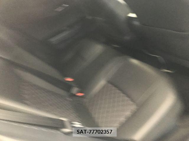 Toyota C-HR 2019-10 396048-13