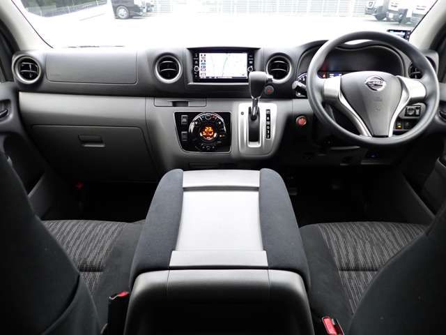 Nissan NV350 Caravan 2019-03 187432-8
