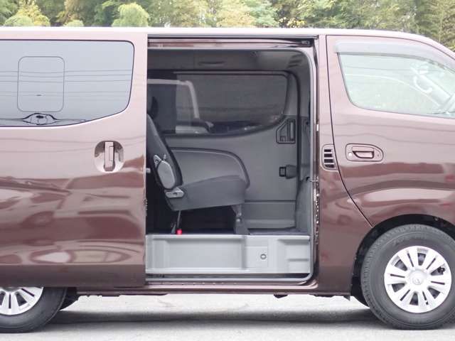 Nissan NV350 Caravan 2019-03 187432-5
