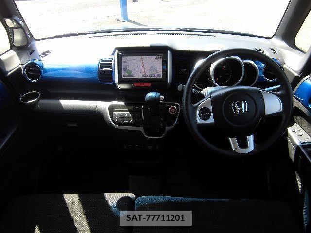 Honda N BOX 2016-10 364468-1
