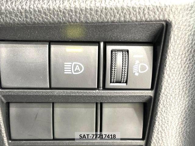 Toyota NOAH 2023-04 241565-6