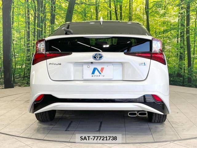 Toyota PRIUS 2019-10 343847-15