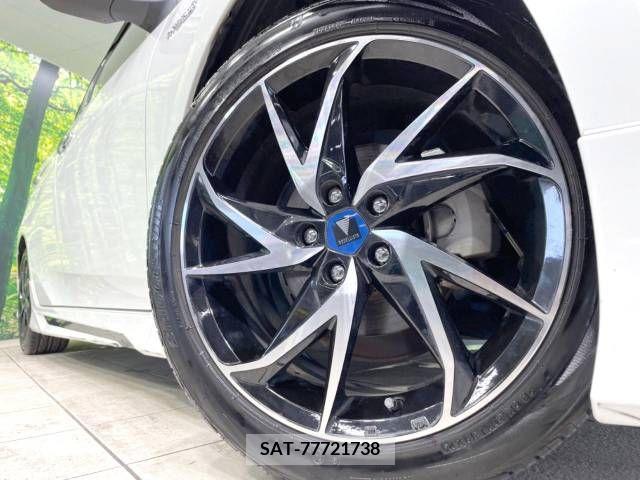 Toyota PRIUS 2019-10 343847-13