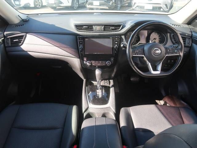 Nissan X-TRAIL 2018-04 15156-1