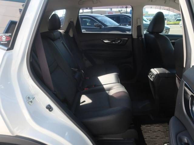 Nissan X-TRAIL 2018-04 15156-9