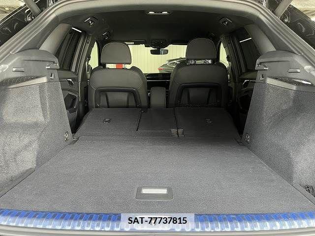 Audi Q3 2021-04 374060-12