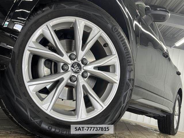 Audi Q3 2021-04 374060-18
