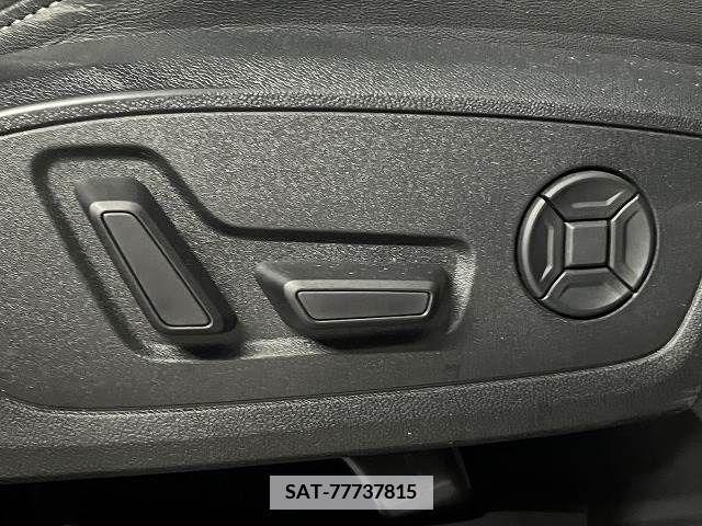 Audi Q3 2021-04 374060-8