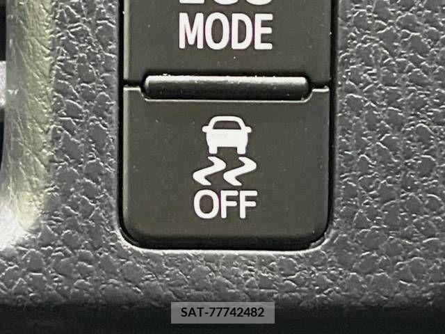 Toyota ESQUIRE 2015-09 268601-5