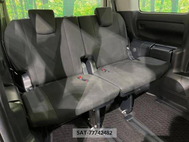 Toyota ESQUIRE 2015-09 268601-10
