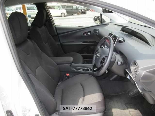 Toyota PRIUS 2019-11 322438-12
