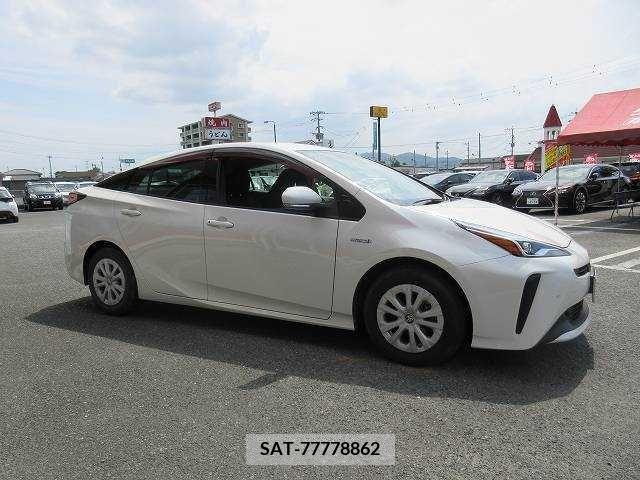 Toyota PRIUS 2019-11 322438-15