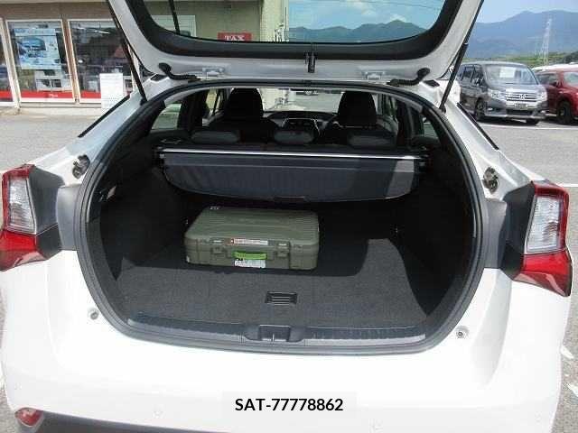 Toyota PRIUS 2019-11 322438-14