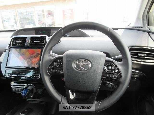 Toyota PRIUS 2019-11 322438-2