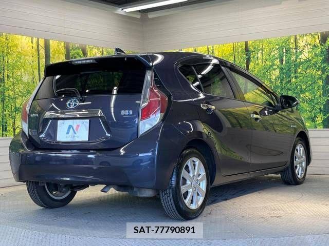 Toyota AQUA 2015-03 256295-17