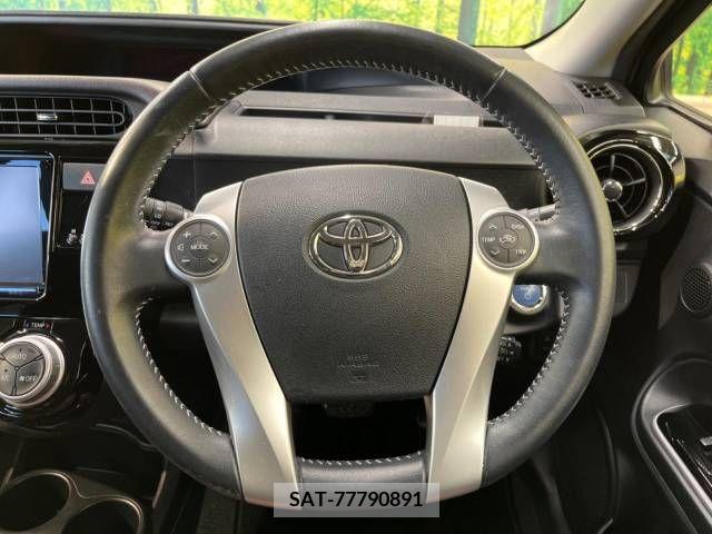 Toyota AQUA 2015-03 256295-11