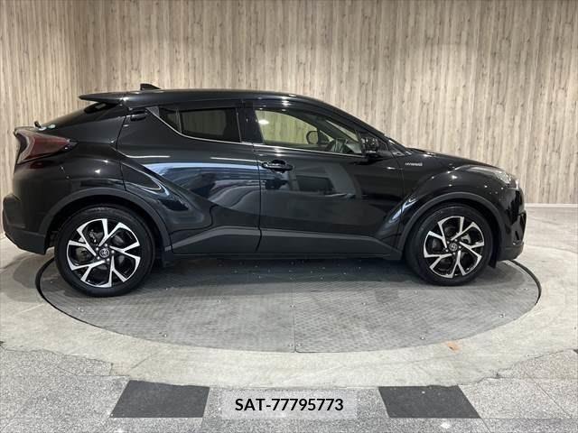 Toyota C-HR 2017-03 322966-16