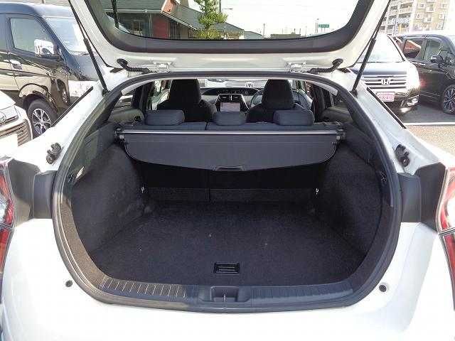 Toyota PRIUS 2017-05 14154-15