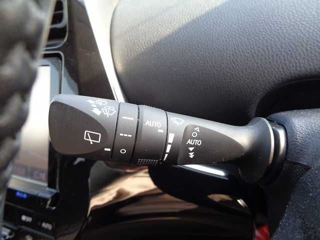 Toyota PRIUS 2017-05 14154-8
