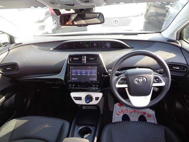 Toyota PRIUS 2017-05 14154-1
