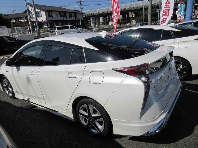 Toyota PRIUS 2017-05 14154-18