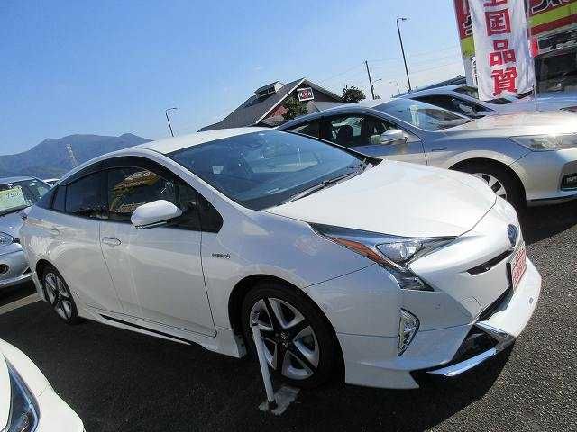 Toyota PRIUS 2017-05 14154-17