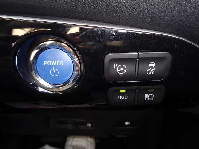 Toyota PRIUS 2017-05 14154-6