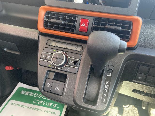 Daihatsu TANTO 2022-10 20479-3