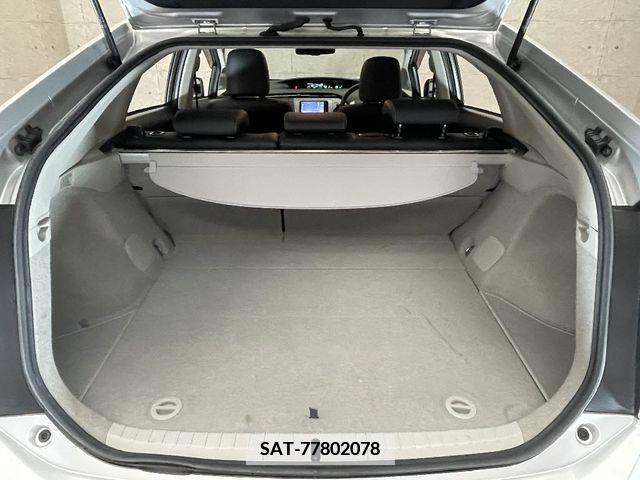 Toyota PRIUS 2015-04 377251-13