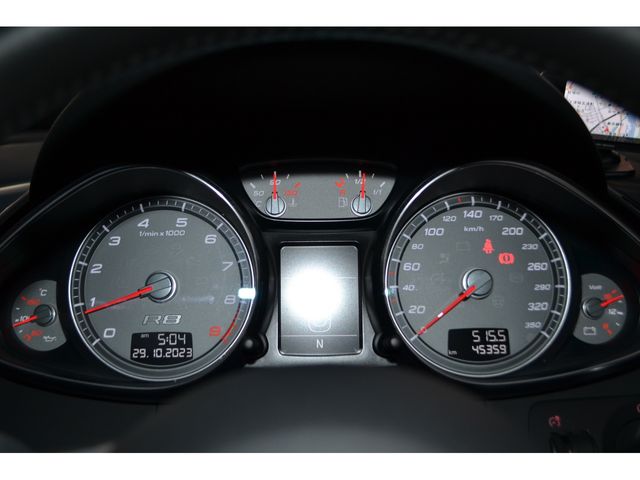 Audi R8 2011-03 18989-23