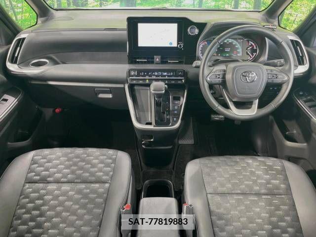 Toyota VOXY 2023-05 370528-1