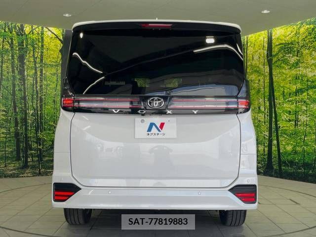 Toyota VOXY 2023-05 370528-16