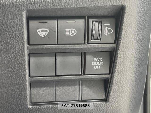 Toyota VOXY 2023-05 370528-6