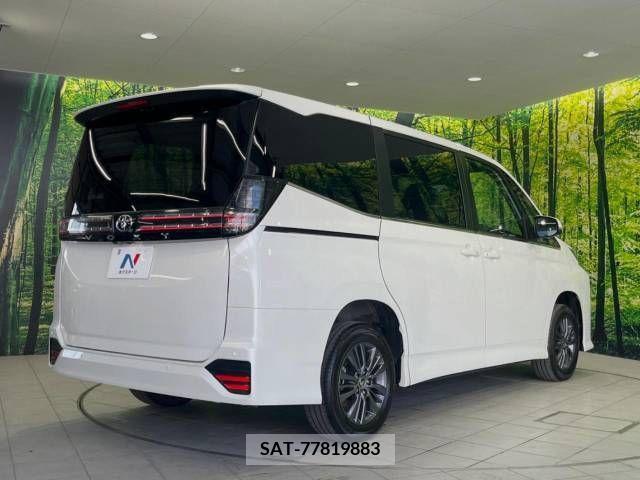 Toyota VOXY 2023-05 370528-18