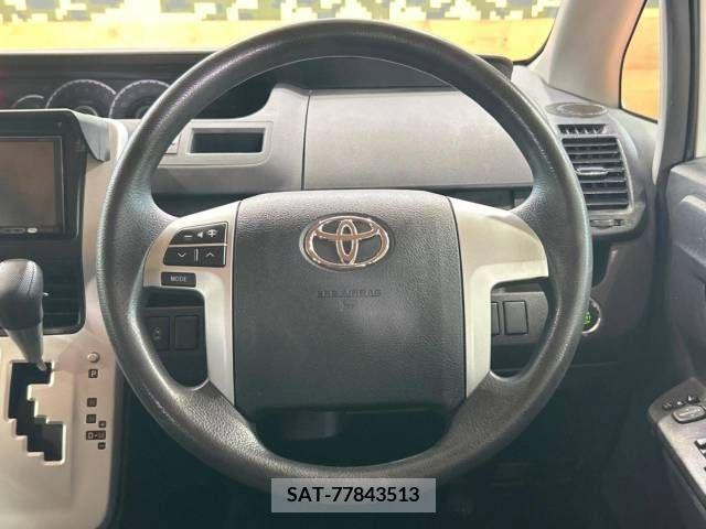 Toyota VOXY 2010-08 336293-11