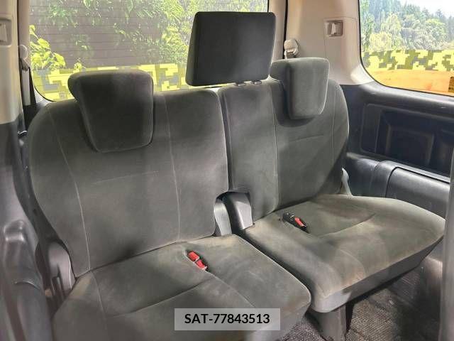 Toyota VOXY 2010-08 336293-9