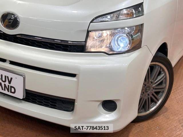 Toyota VOXY 2010-08 336293-12