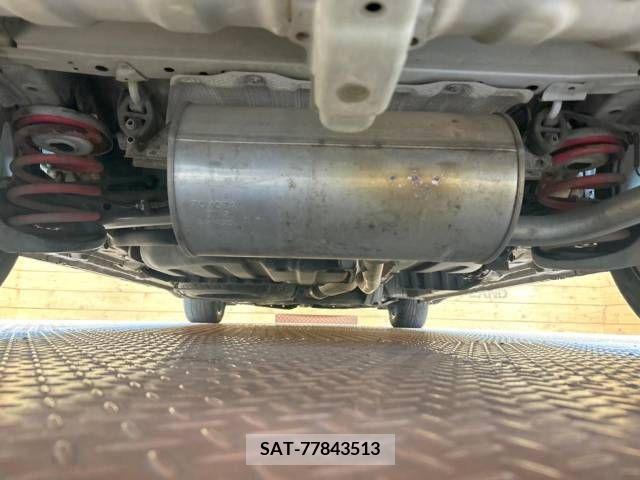 Toyota VOXY 2010-08 336293-19