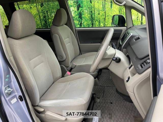 Toyota NOAH 2009-09 250392-8