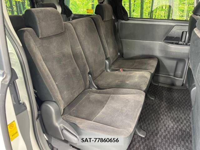 Toyota VOXY 2009-06 370513-9