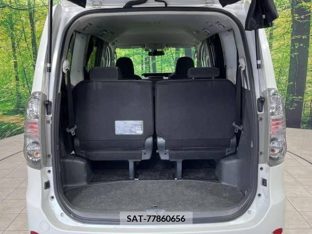 Toyota VOXY 2009-06 370513-11