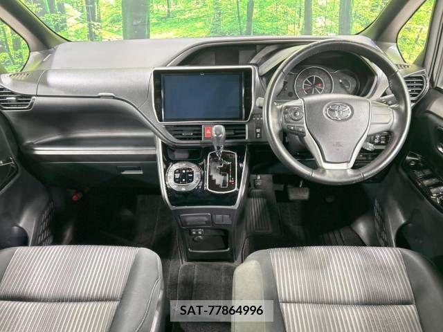 Toyota VOXY 2018-11 370343-1