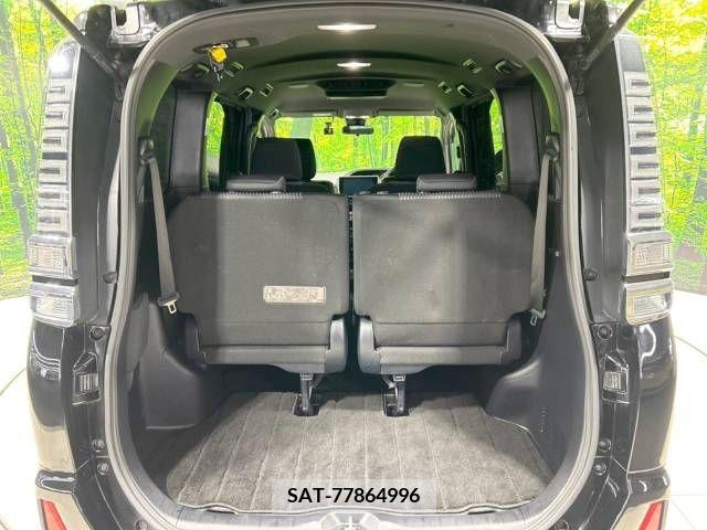 Toyota VOXY 2018-11 370343-11