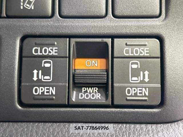Toyota VOXY 2018-11 370343-6