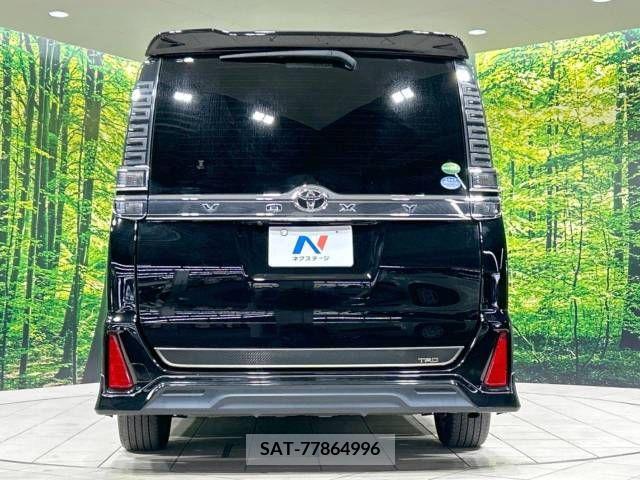 Toyota VOXY 2018-11 370343-16