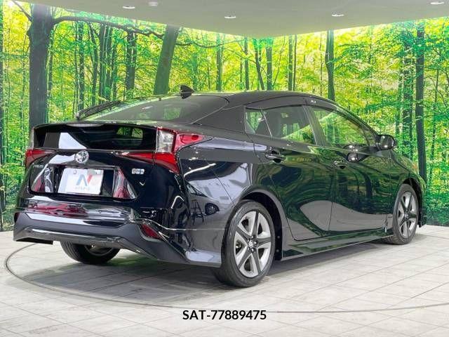 Toyota PRIUS 2021-08 282048-17